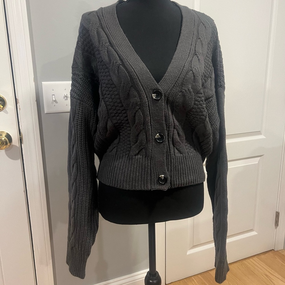 woven/knitted sweater marble buttons